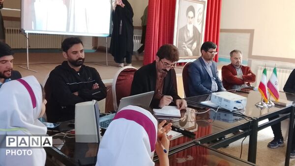 جلسه حوزه رسانه‌ی دانش‌آموزی در شهرستان اردل