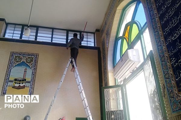 غبار‌روبی مساجد در آستانه ماه مبارک رمضان