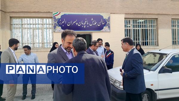  تجلیل از روز جهانی اوتیسم در مدرسه استثنایی باغچه‌بان کرج