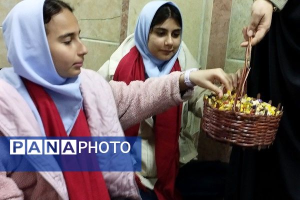 مراسم چهارشنبه‌ امام‌ رضایی در بهارستا‌ن دو