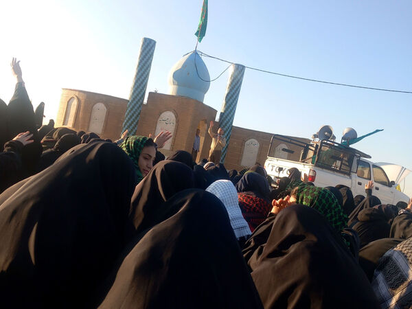 اعزام آخرین گروه از دختران دانش‌آموز ناحیه یک قم به اردوی راهیان نور
