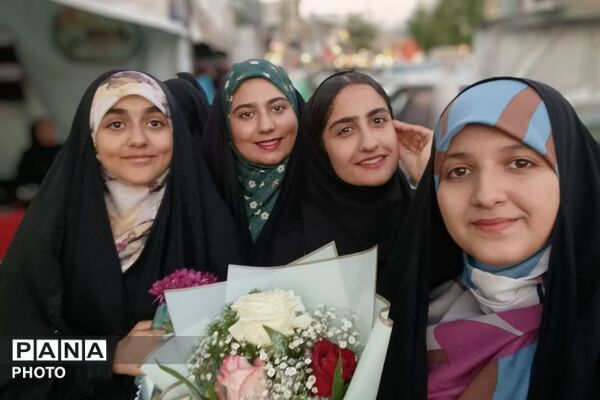 حضور مدیران و معاونان مدارس در پاتوق نوجوان مبارز و تقدیر از مدیران و معاونان مدارس