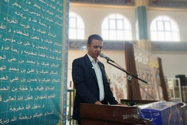 برپایی میز خدمت آموزش و پرورش شهرستان قدس در مصلی نماز جمعه