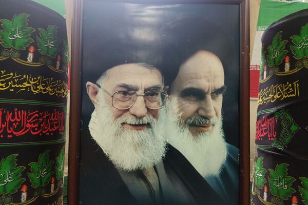 برگزاری مراسم هفته بسیج در هنرستان مجتمع فنی حرفه‌ای تهران در بهارستان‌دو
