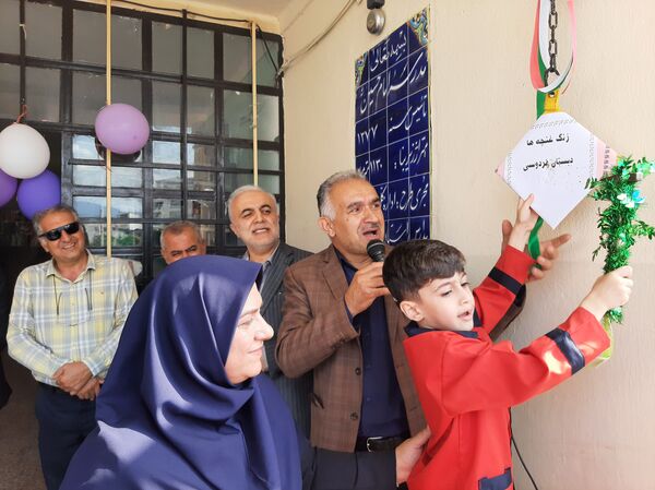 زنگ شکوفه‌ها در شهرستان عباس‌آباد به صدا درآمد