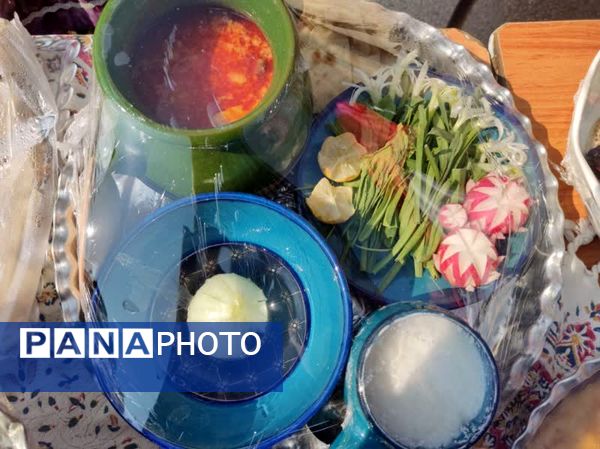 جشنواره غذا در مدرسه مدرس شهرستان چناران