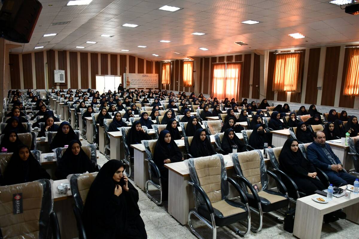 کارگاه هوش مصنوعی ویژه دانش‌آموزان دختر مقطع متوسطه اول شهرستان مه‌ولات
