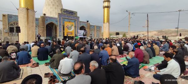 نماز عید بندگی، در جوار امامزاده سید صلاح الدین محمد اقامه شد