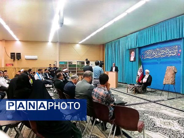 دیدار تشکل‌های دانش‌آموزی یزد با نماینده ولی‌فقیه در یزد