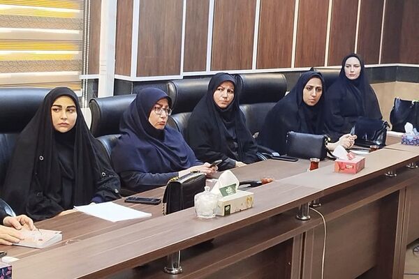نشست بانوان ادارات چهاردانگه با "طعم کتاب"
