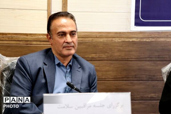 درخشش مراقب سلامت در سطح ملی؛ تجلیل از برگزیده کشوری در هفته سلامت و امنیت