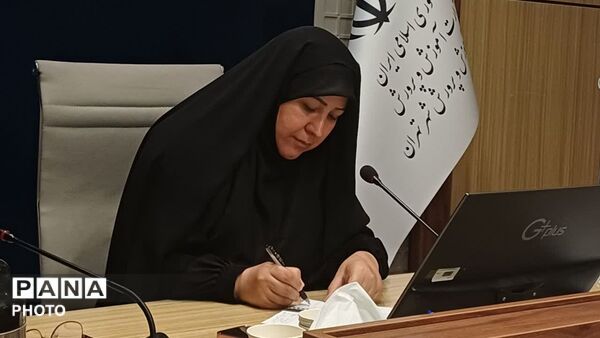 تجلیل مدیرکل آموزش و پرورش شهر تهران از مدیران سازمان دانش‌آموزی مناطق و مسئولان خبرگزاری پانا