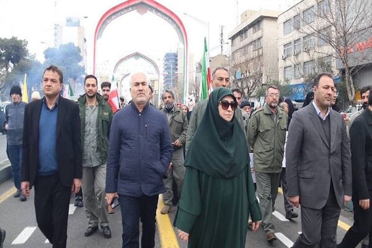 حضور رئیس سازمان حفاظت محیط زیست در راهپیمایی ۲۲ بهمن