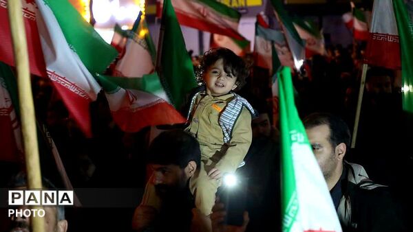 حضور خردسالان و نوجوانان در قیام سی‌وهشتم