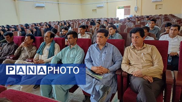 درخشش دانش‌آموزان نخبه قلعه‌گنج در جشن تقدیر کانون قلم‌چی