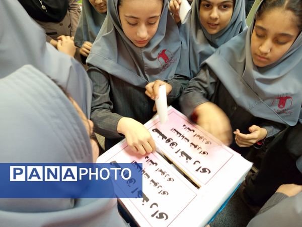 هیجان انتخابات شورای دانش‌آموزی در دبیرستان مصلی نژاد حضرت زینب