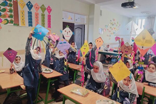 جشن روز دختر و روز جهانی کودک در دبستان زنده یاد قمصری