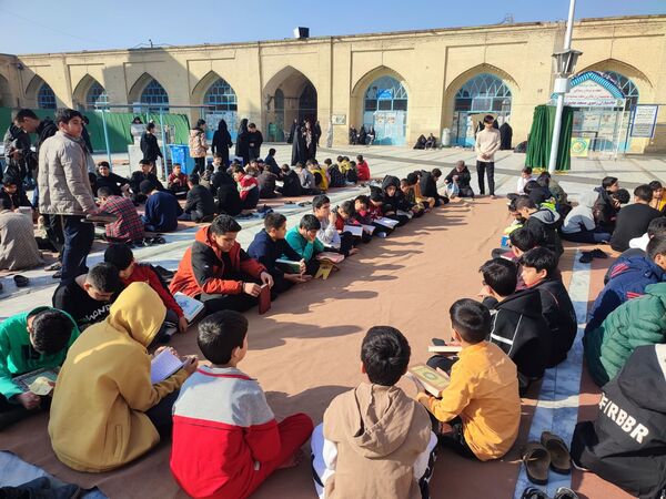 سه روز بندگی  در مسجد جامع نیشابور