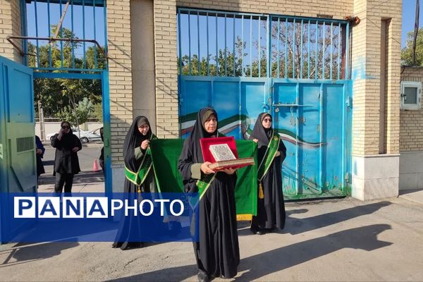 شوق مهر در دبیرستان دخترانه شهیدجوادجلالی ناحیه 3 شیراز