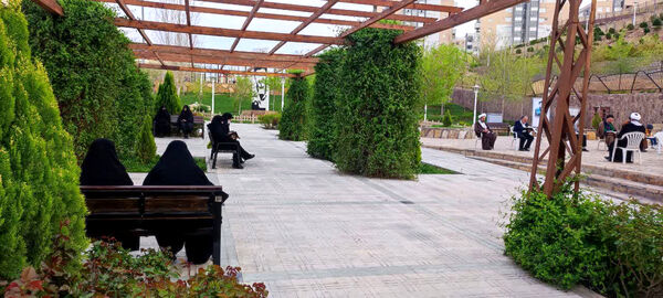 محفل جزء‌خوانی قرآن کریم در بوستان‌های قم