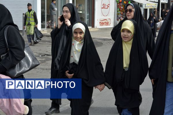 حماسه دانش‌آموزان اسلامشهر در ۲۲بهمن