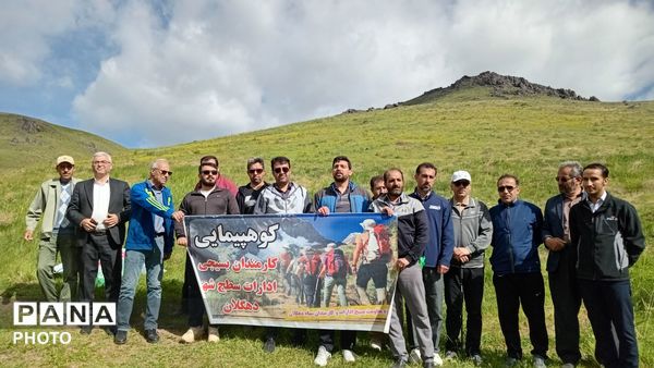 همایش پیاده‌روی ادارات در شهرستان دهگلان