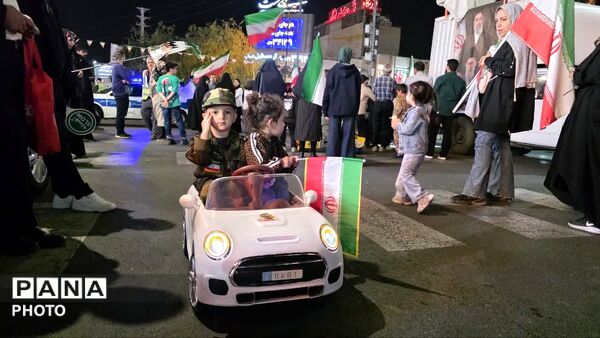 حرکت خودرویی سربازان 1400 پای کار انقلاب
