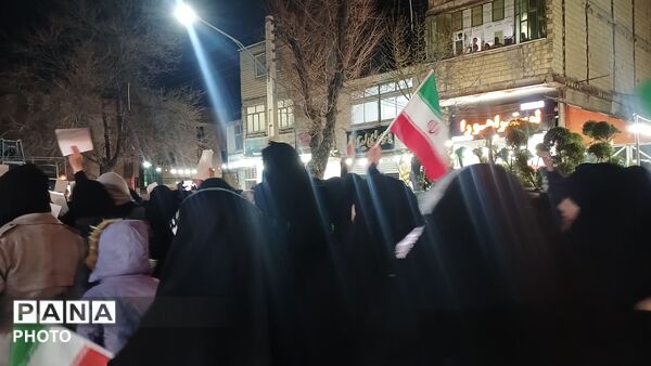 پایبندی مردم فارسان به آرمان‌های رهبر 