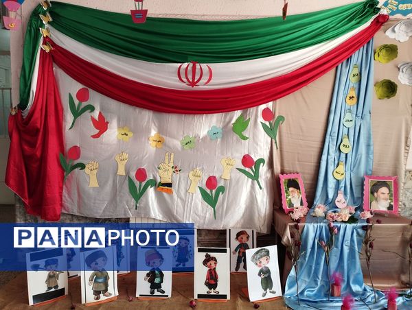 نواختن زنگ انقلاب در مدرسه انقلاب اسلامی ناحیه پنج 