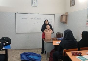 آموزش‌های هلال‌احمر برای دانش‌آموزان مهردخت
