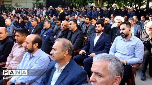 وداعِ اشک‌آلودِ هزاران فرهنگی با رهبرِ شهیدِ آسمانی