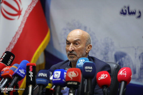 نشست خبری رئیس دانشگاه تهران