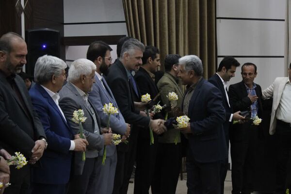 آیین نکوداشت معلمان پیشکسوت در گچساران