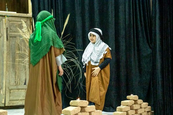 مراسم عزاداری شهادت حضرت فاطمه(س) و اجرای نمایش تشییع پیکر مادر در محلات
