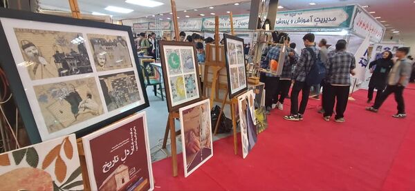بازدید دانش‌آموزان مدرسه شهدای مدافع حرم از نمایشگاه کارنمای تحول هنرستان‌های شهر تهران