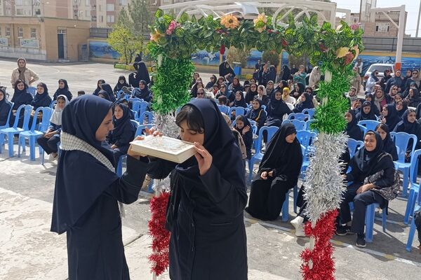 جشن جوانه ها در دبیرستان مهر نیشابور