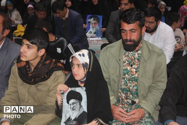 جلوه‌هایی تماشایی از حضور کودکان و نوجوانان مارگونی در غم شهادت امام خامنه‌ای(ره)
