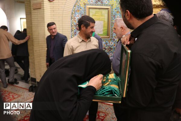 حضور خادمان حرم حضرت معصومه(س) در جمع کارکنان دادگستری همدان