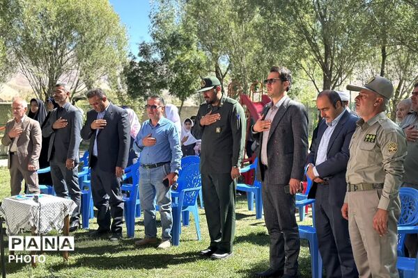 آیین «روایت ایستادگی» و گلباران مزار شهدای گمنام در شهر ارجمند 