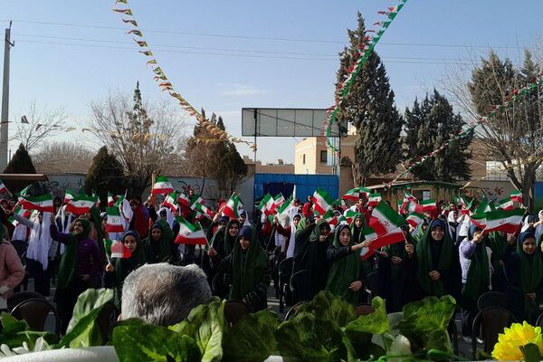 زنگ انقلاب در ملارد با حضور مدیرکل آموزش و پرورش شهرستانهای تهران نواخته شد