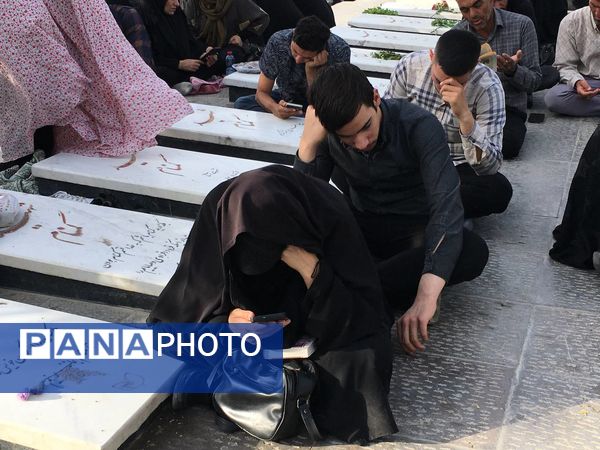 برپایی مراسم دعای عرفه در گلستان شهدای اصفهان