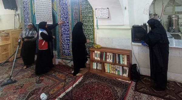 غبار روبی مسجد جامع کوهپایه همزمان با حلول ماه رمضان و ایام نوروز