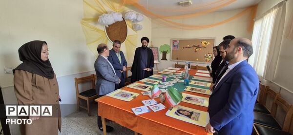 تجلیل مسئولان لاهیجان از معلمان در هفته بزرگداشت مقام معلم