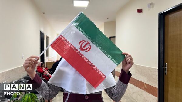 نهال‌ها در دبستان چلیچه به یاد شهدای مدرسه میناب می‌رویند