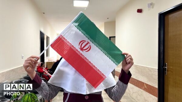 نهال‌ها در دبستان چلیچه به یاد شهدای مدرسه میناب می‌رویند