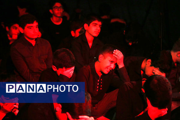 محفل عزاداری نوجوانان در حرم حضرت معصومه(س)