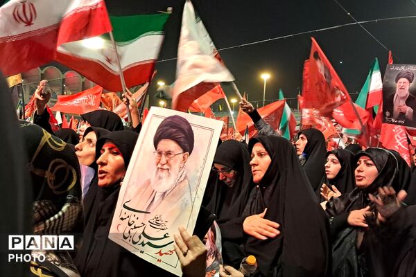 آیین وداع ملت ایران با پدر امت؛ خیزش یک ملت در سوگ رهبر شهید