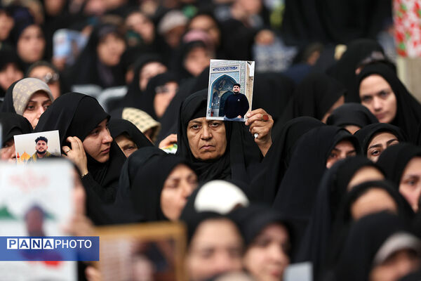 دیدار اقشار مردم با رهبر انقلاب به مناسبت چهل‌وهفتمین سالگرد پیروزی انقلاب اسلامی