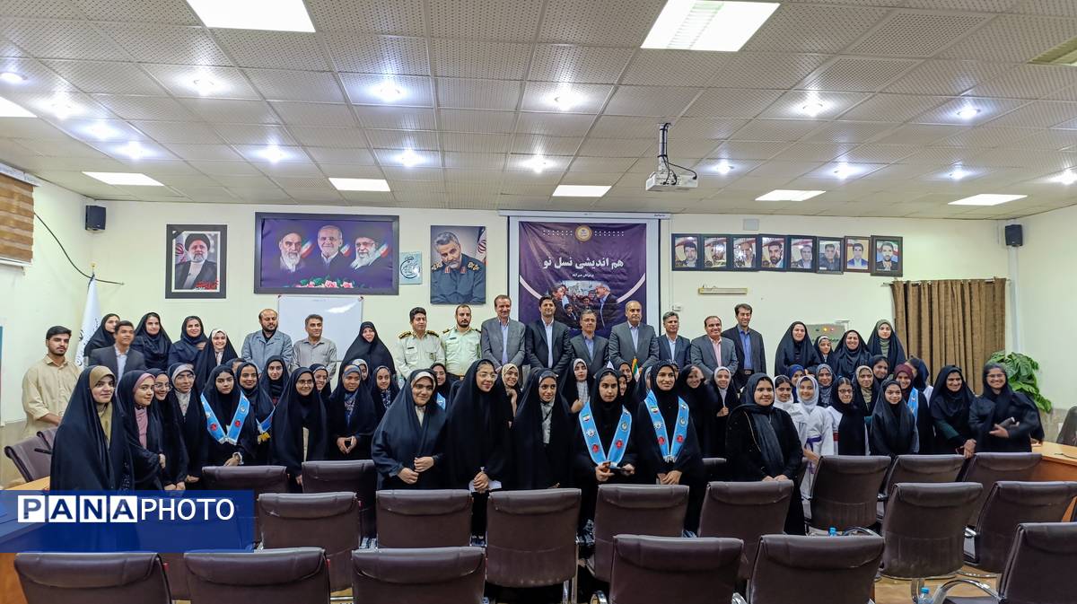 نشست هم‌اندیشی نسل نو با فرماندار شهرستان عنبرآباد