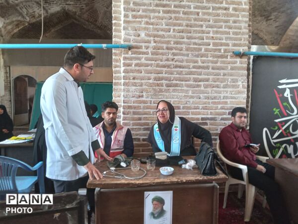 برپایی میز خدمت در هفته آخر اردیبهشت ماه 